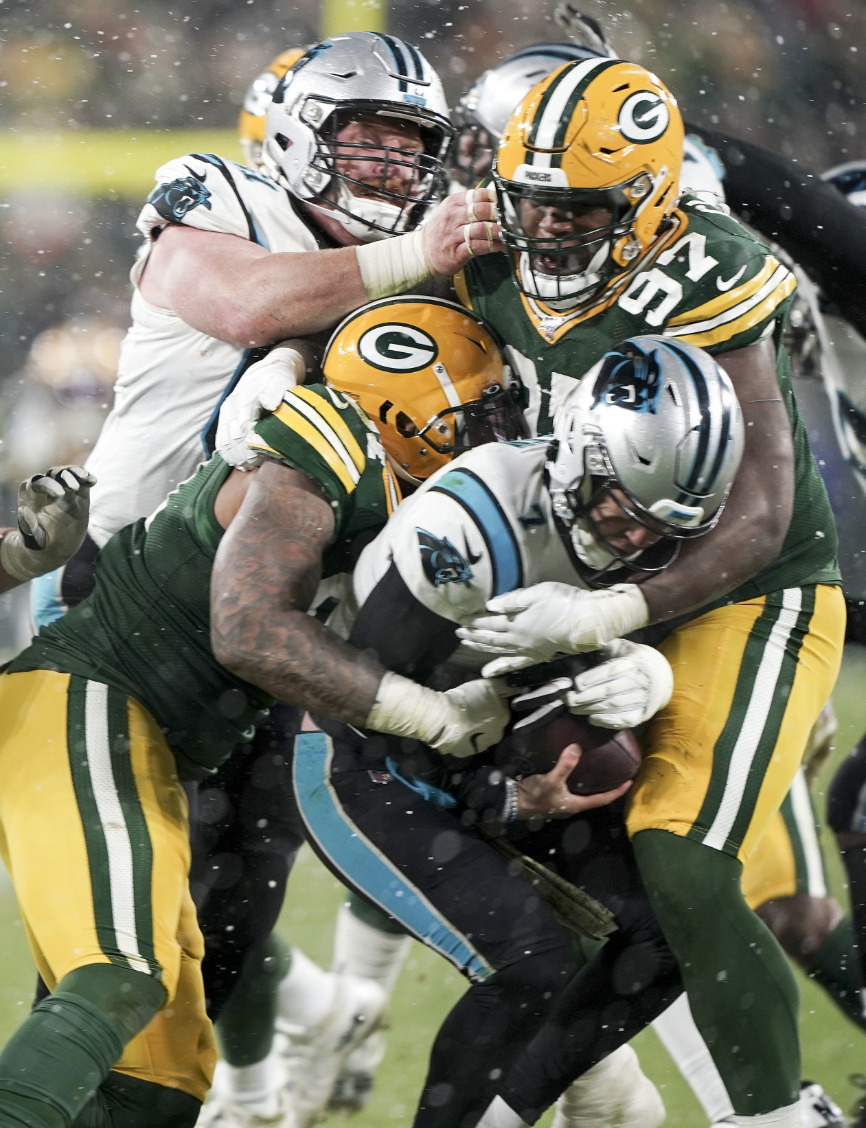 Packers 24, Panthers 16